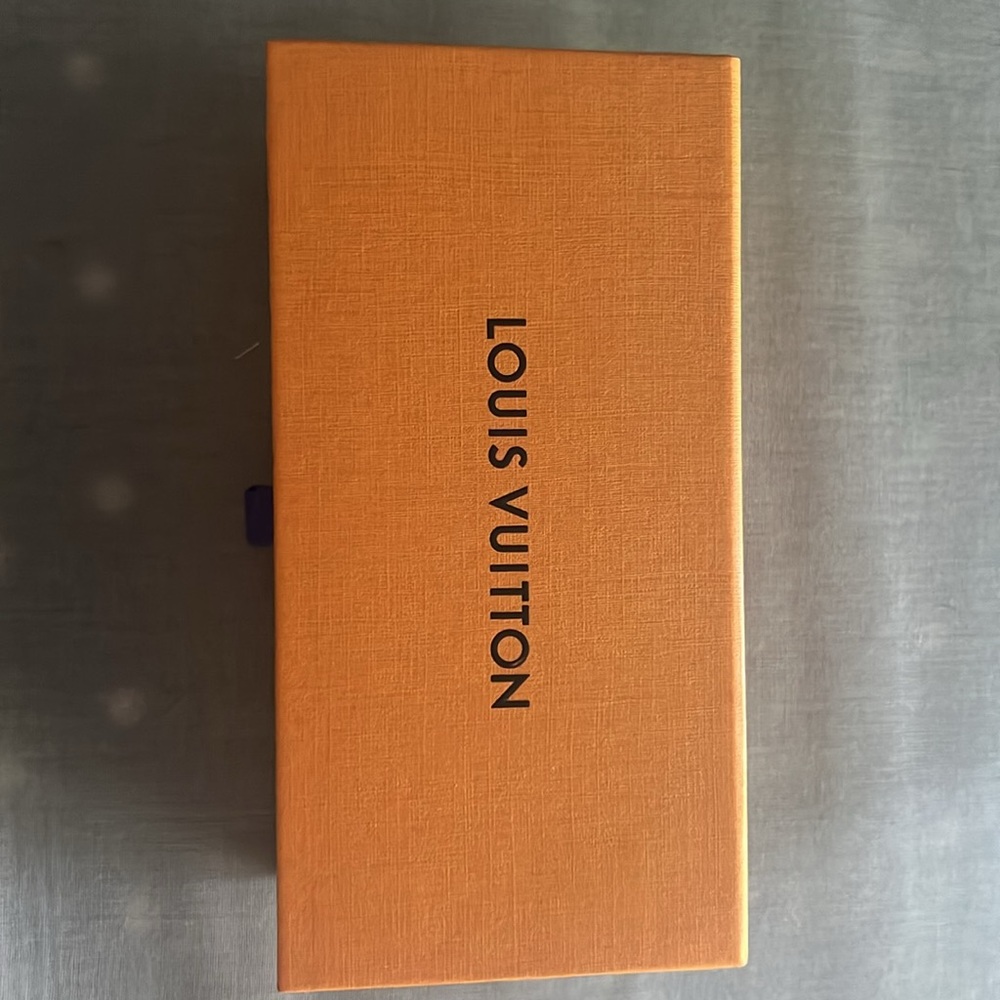 Louis Vuitton sunglasses authentic - Picture 3 of 6